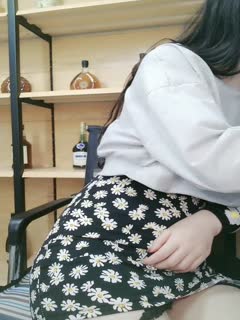 小可爱平台(原卡哇伊)年轻嫩妹小囡收费大秀 勾搭快递小哥激情打炮 十分诱人喜欢别错过